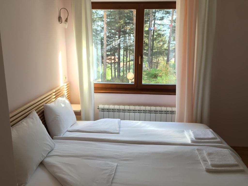 Mala Planina Guest House Iskrets Eksteriør billede